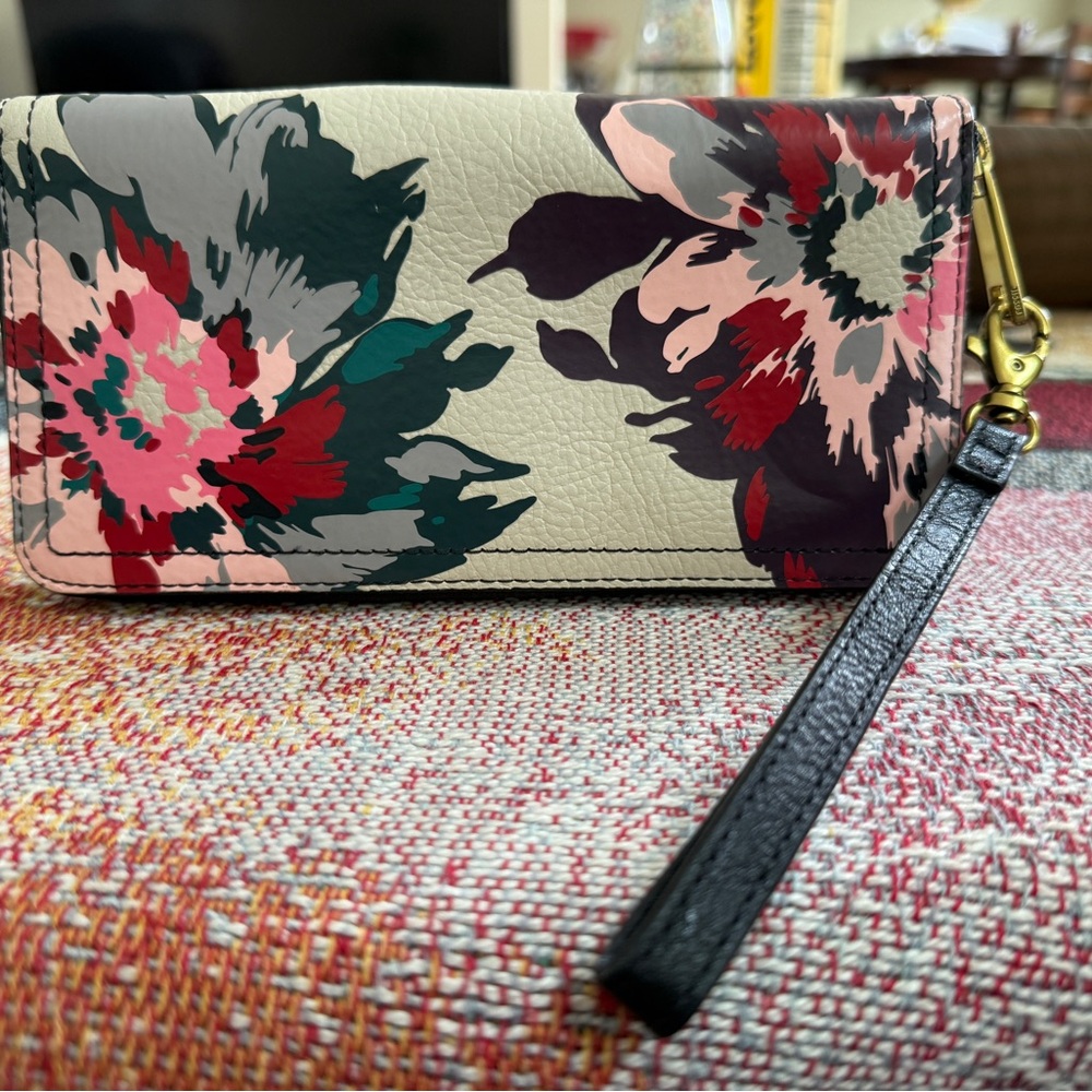 Fossil Logan Leather Wallet Floral Flowers Zip Around Card Holder RFID
